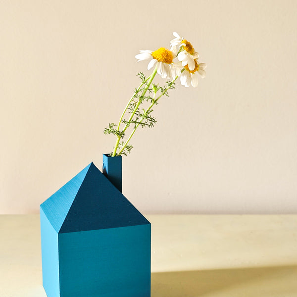 FLOMES: Charming House-Shaped Vase Covers for Blooming Beauty