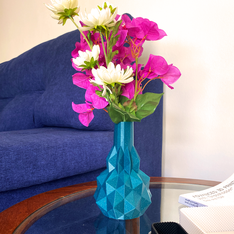 POLY VASE: A Sculptural Masterpiece for Modern Spaces